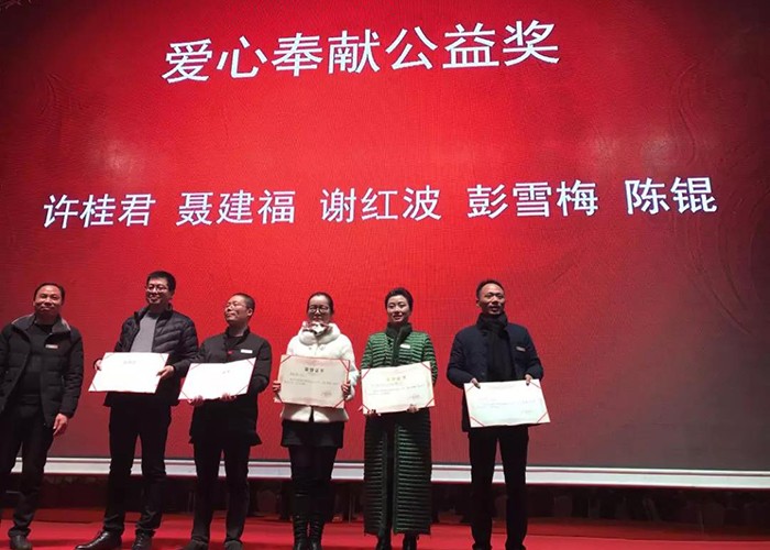 1743140422705696.jpg 90d2a24b8bd649059956048f69734ed1.jpg